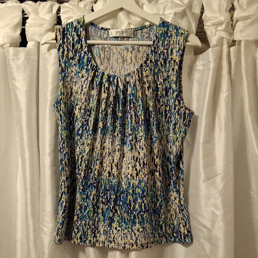 Jones Studio Blue and Cream Patterned Tank Top LP 💜💜💜💜